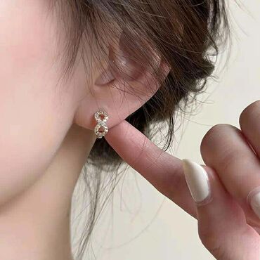 Minđuše: Minđuše – elegantne alke sa cirkonima - Dizajn: više modela finih — 1