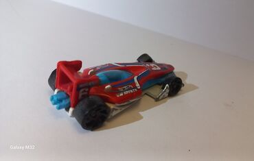 Игрушки: Продаю машинки хот вилс ( на обороте написано). покупаете первые 4 at lalafo.kg — 26 Игрушки: Продаю машинки хот вилс ( на обороте написано). покупаете первые 4 — 26