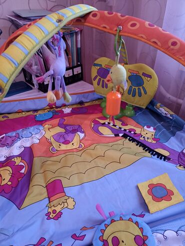 коврик с игрушками для малышей: Детский коврик Б/у, Развивающий, Прямоугольный