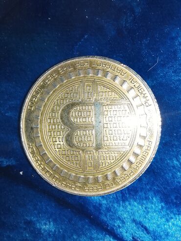 рама на велосипед: Памятная сувенирная монета Bitcoin. Описание: - Материал