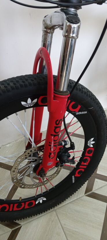 Şəhər velosipedləri: Dəyərindən ucuz Təzə 20 lik velosiped.
Real alan yazsın — 4