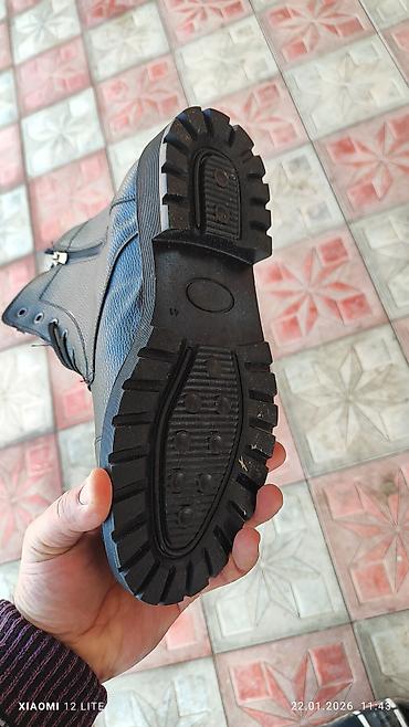 Botinkalar: Qış üçün isti iş çəkmələri - Material: qalın, möhkəm qara dəriyə — 10