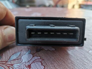 Auto delovi: Komutator Zastava,Yugo broj 2. Novo. Sest pinova. Cena 2000 dinara — 8