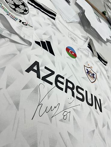 karabağ karavan: Qarabağ Forması - 25/26 sezonu Çempionlar liqası Kevin Medina imzalı — 3