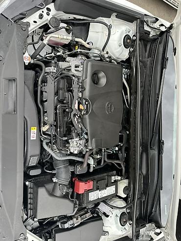 4 vd: Toyota Camry: 2022 г., 2.5 л, Автомат, Бензин, Седан — 8