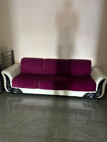 ofis kresloları: Klassik üslubda yumşaq mebel dəsti - Tərkib: 3 nəfərlik divan + 2 — 1