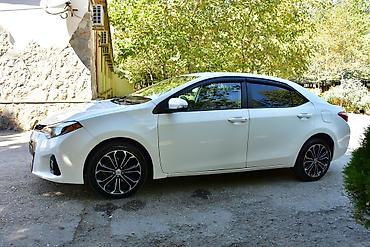 avtomobil diski: Toyota Corolla sedan – ağ rəng, modern dizaynlı ön barmaqlıq və LED — 10