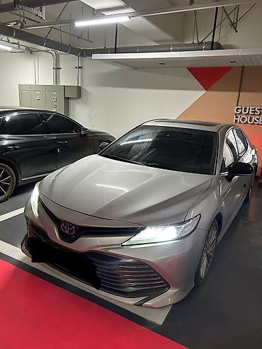 Toyota: Toyota Camry: 2020 г., 2.5 л, Вариатор, Гибрид, Седан — 1