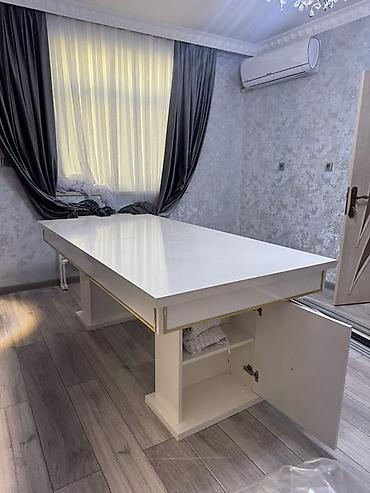Masalar: Ağ rəngli, modern dizaynda böyük ölçülü masa. - Material: yüksək — 4