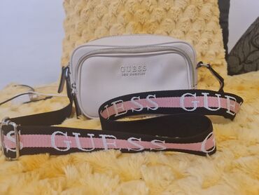 rame guess: Shoulder bag, Guess, Material: Leather at lalafo.rs rame guess: Shoulder bag, Guess, Material: Leather