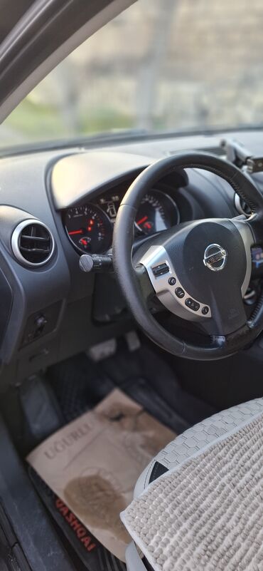 Nissan: Nissan Qashqai: 2 l | 2013 il Krossover — 7