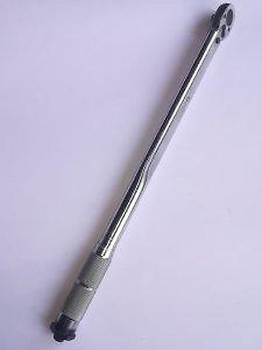 Ključevi: Moment ključ (torque wrench) sa čegrtaljkom - Pogon: kvadrat 1/2" - — 8