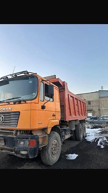 бетона мишалка: Самосвал Shacman в ярком оранжевом цвете с красным металлическим — 3
