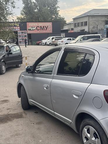 byd e1: Toyota Vitz: 2000 г., 1 л, Автомат, Бензин, Хэтчбэк — 3
