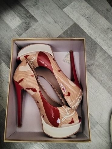 Tuflilər: Hündür dabanlı qadın tufliləri – platformalı, stilet tipli daban — 5