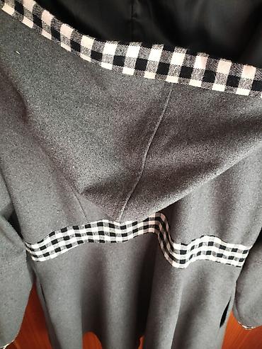 Kaputi: Kaputić strukiran,100 % poliester, ima kapuljaču, džepove — 13