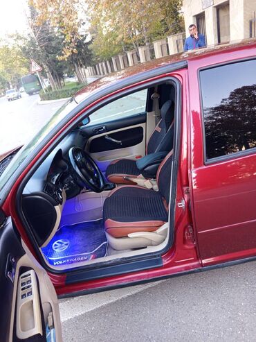 Volkswagen: Volkswagen Bora: 1.6 l | 1999 il Sedan — 4