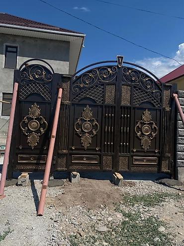 Распашные ворота: Металлические распашные ворота с калиткой (модульные панели) - — 125