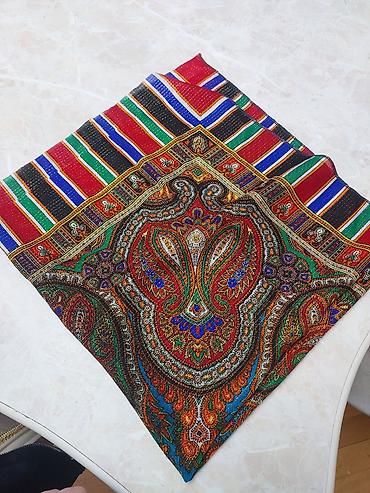 qara parça: Milli naxışlı kvadrat şərf/parça - Klassik buta motivləri və zəngin — 1