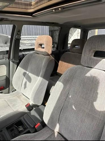 Унаа сатуу: Mitsubishi Space Wagon: 1993 г., 2 л, Кол менен иштөөчү, Бензин, Вэн/Минивэн — 6