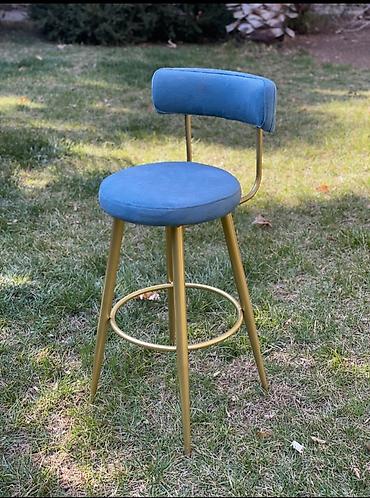 Məhsul: Bar/tabure oturacağı - Dizayn: Retro-modern üslubda, yastıqlı