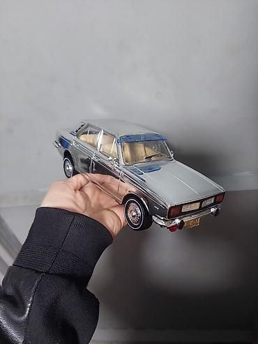 Metal korpuslu klassik sedan oyuncaq avtomobil maketi - Material: tam