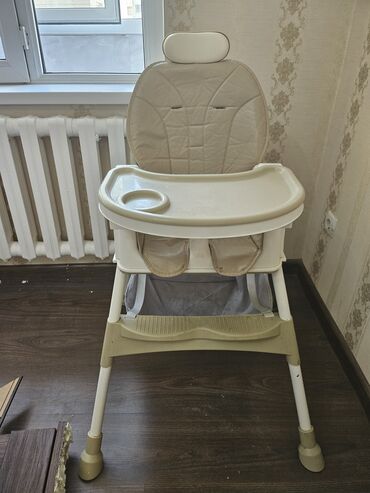 детский раскладной стульчик для кормления: Удобный и функциональный детский стульчик для кормления в бежевом