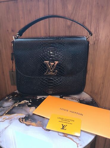 Çantalar: Çiyin çantası, Louis Vuitton, Yeni