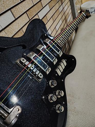 kitar: Elektrik gitar – yarımdənə (semi-hollow) korpuslu, parıltılı qara — 4