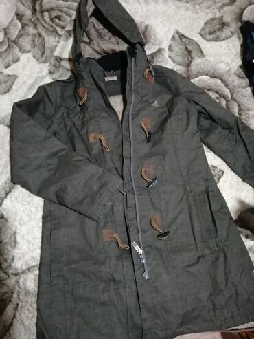 оверсайз одежды: Куртка L (EU 40), XL (EU 42)