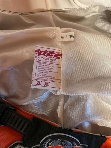 Pantalone: Pantalone su bukvalno nove,bez tragova nosenja — 3