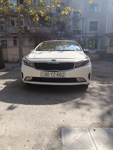 продажа подержанных автомобилей: Kia Forte: 2 л | 2017 г. Седан