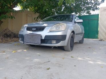 kia motors sumqayit: Kia Rio: 1.4 l | 2006 il Hetçbek