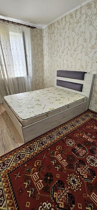 Мебель: Двуспальная кровать, Б/у, С матрасом, длина - 200 см — 1