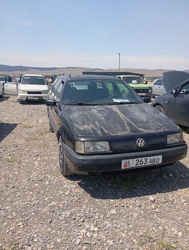срочно продаю пассат: Volkswagen Passat: 1993 г., 1.8 л, Механика, Бензин, Универсал