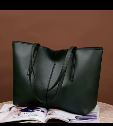 сумка зелёная: Продаю сумки, кожаные, хорошего качества. Цвет только зелёный, высота