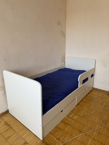 Oğlan və qız üçün, İşlənmiş, Çarpayı, Bazasız, Matras ilə, Siyirməli