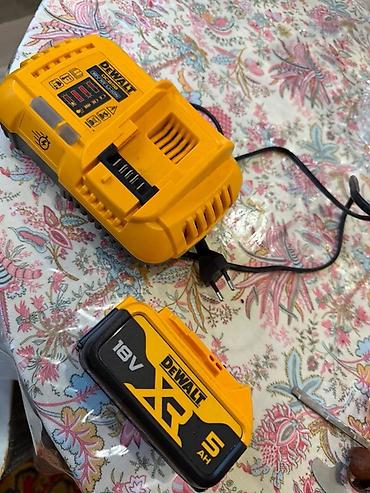 зарядная: Аккумуляторный шуруповёрт/дрель DeWalt XR 18V (бесщёточный) — 2