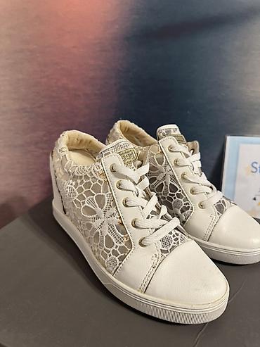 sabo 39 40: Guess firmasi razmer 38-39 — 1