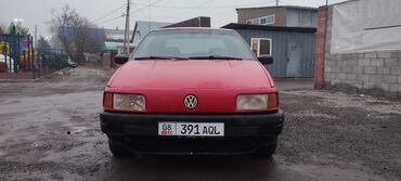 Volkswagen: Volkswagen Passat: 1989 г., 1.8 л, Механика, Бензин, Седан