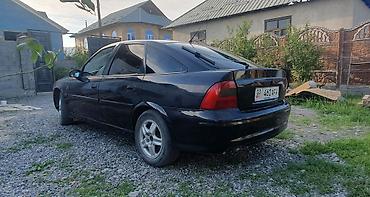 bud e9: Opel Vectra: 2002 г., 1.8 л, Механика, Бензин, Лифтбек — 5