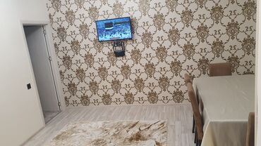 vasmoyda kiraye evler 2023: Düzbucaqlı formalı, qəhvəyi rəngli divan. Yumşaq oturacaq və arxa