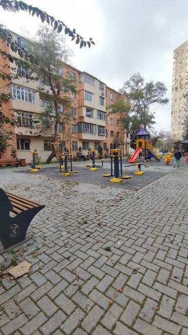 Köhnə tikili: Bakı, 8-ci kilometr, 2 otaqlı, Köhnə tikili, m. Qara Qarayev, 44 kv. m — 2