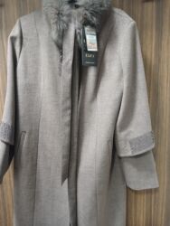 деми куртка женская: Пальто зимнее, 48 размер