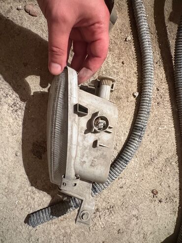 Bamperlər, buferlər: Xirda siniqlari var ve ekseriyyet ustundedi.shekildeki hamisini uygun — 10