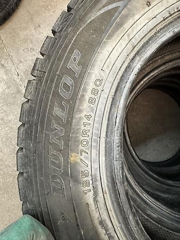 Шины: Комплект Японских зимних шин Dunlop размером 185/70/14 с жирным — 2