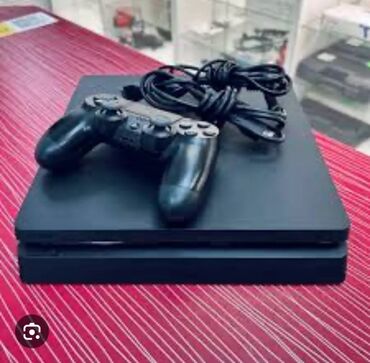 плей стейшин 3: Ps4 slim 1TB в идеальном состоянии. Домашнего использования. Играл
