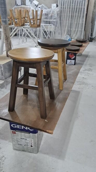 lak: Taxta taburetka bir denesi 50 azn 2 denesi 90 - Material: taxta