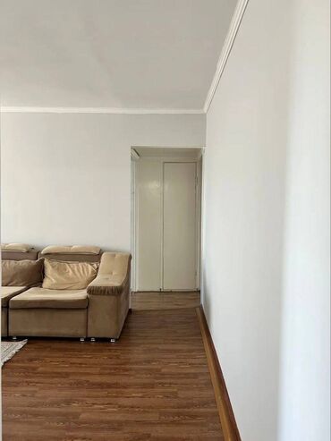 дом барачного типа: 3 комнаты, 59 м², 104 серия, 5 этаж, Косметический ремонт