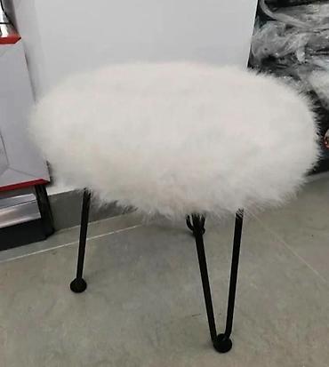 polica merdevine ikea: Na prodaju: Čupava hoklica sa metalnim nogarama ✨ Elegantna i udobna — 1